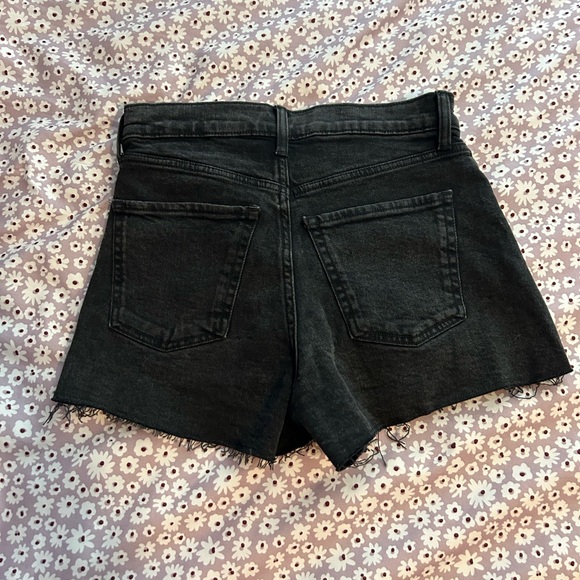 NWT Old Navy Sky-Hi A-Line Black Jean Shorts - Picture 2 of 4
